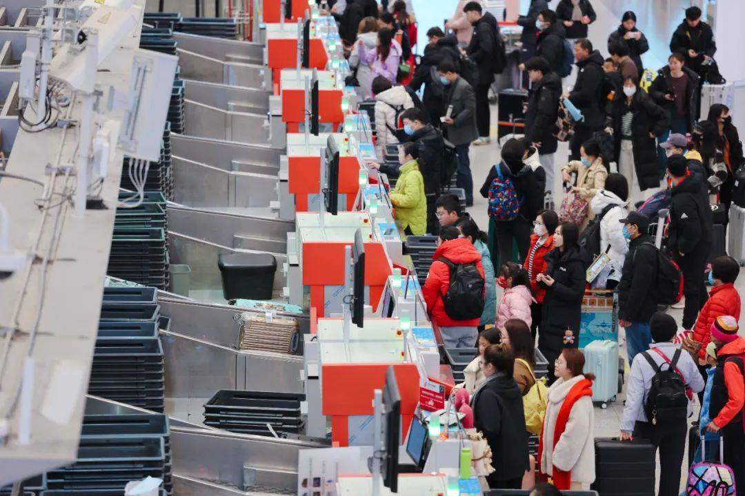 河北航空成功应对春运高峰，运送旅客超70万人次，民航业展现强大运营能力