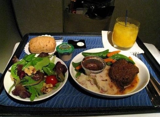 探秘全球第一航空公司飞机餐，商务舱的美食之旅