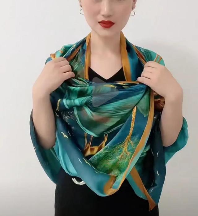 妇女丝巾搭配的艺术与魅力
