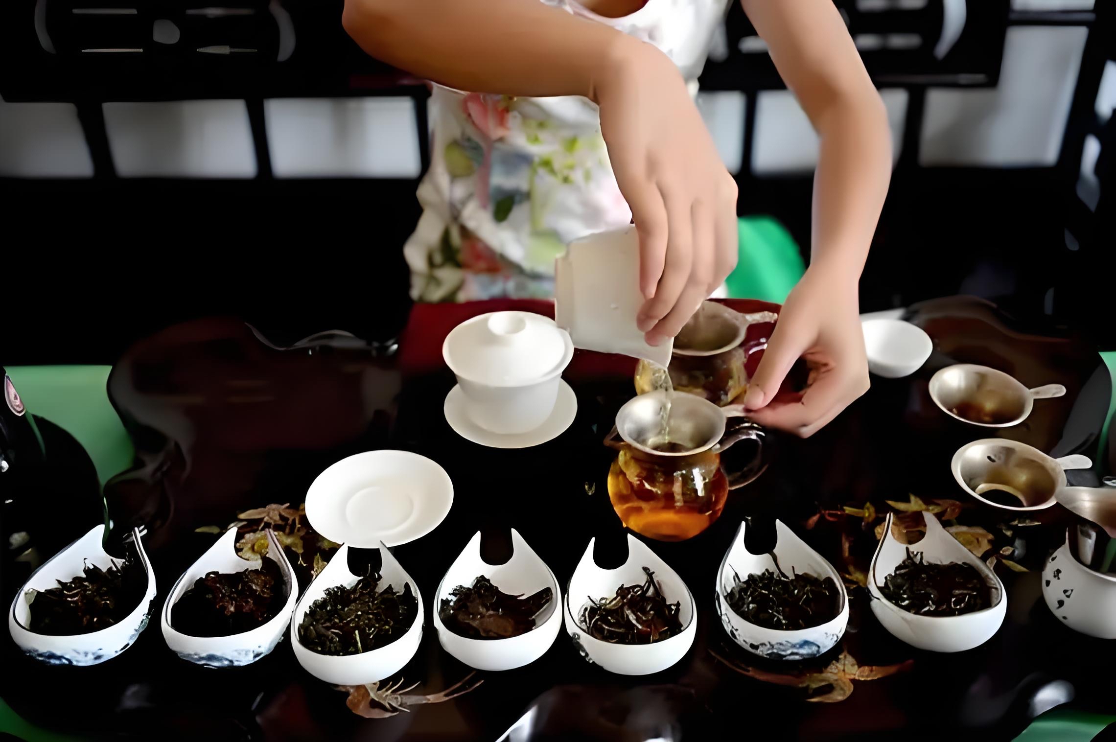 茶艺之道，冲茶手法的艺术之美