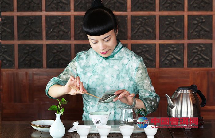 茶艺师泡茶手法的艺术之美与传承价值