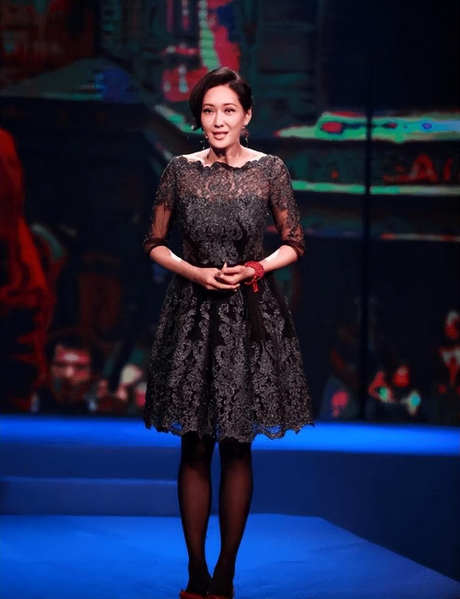 美女时尚秀，探索时尚魅力的无限可能