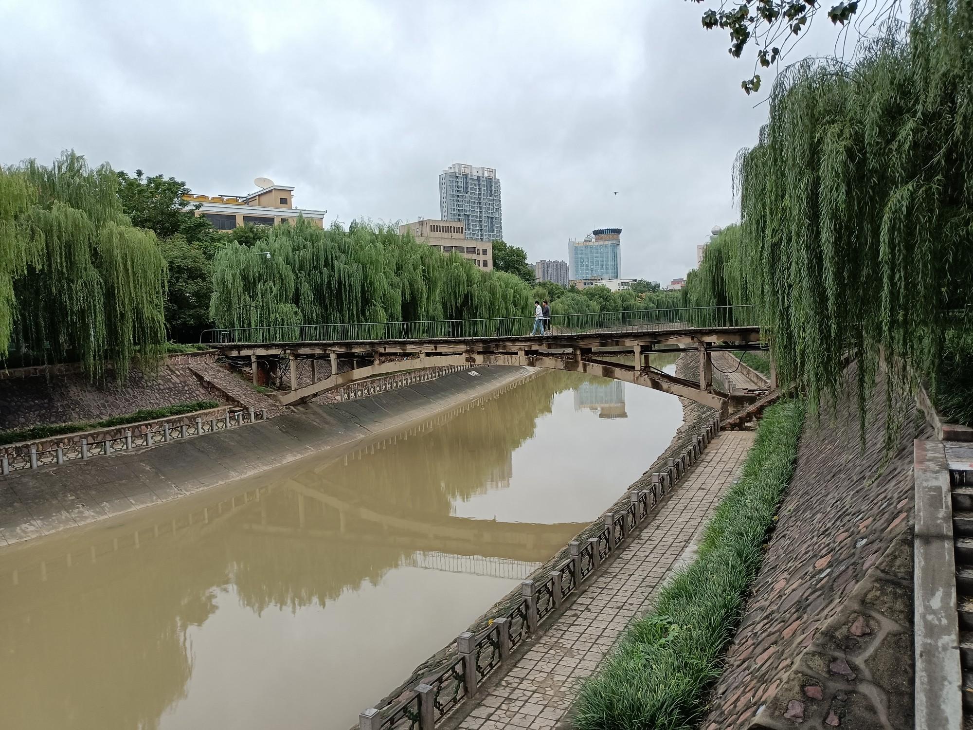 建筑水泥，塑造现代城市的基石