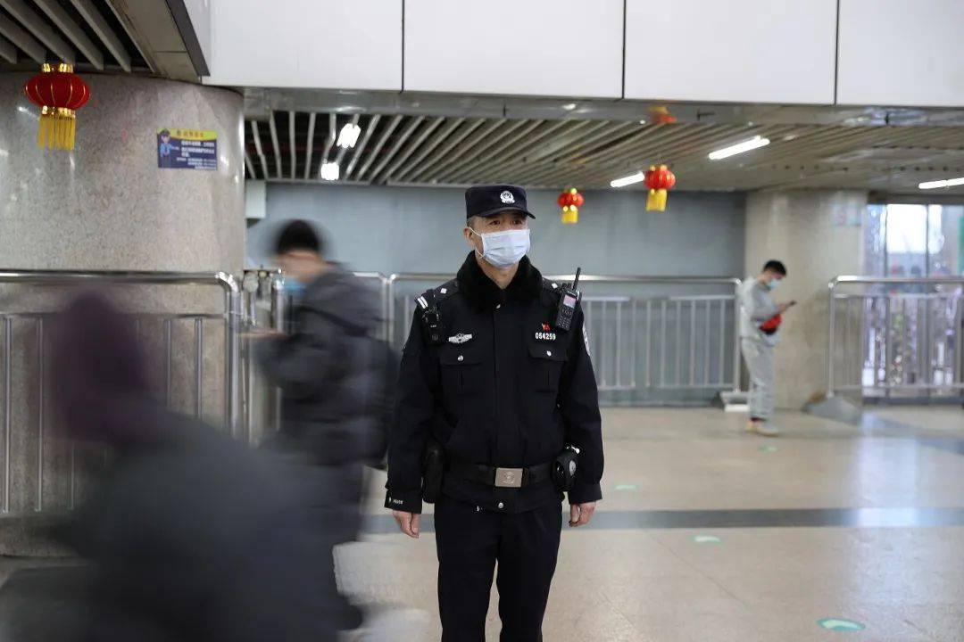 春运执勤，守护归途的坚定承诺