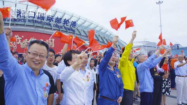 国庆上海烟火，璀璨夜空下的城市赞歌