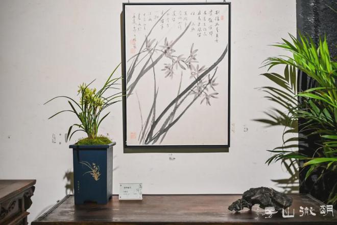 双面绣兰花地屏，传统工艺与现代美学的完美结合