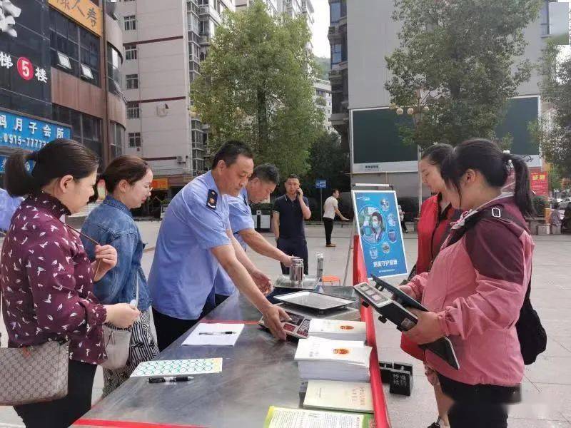 军靴开胶，原因、影响与解决方案