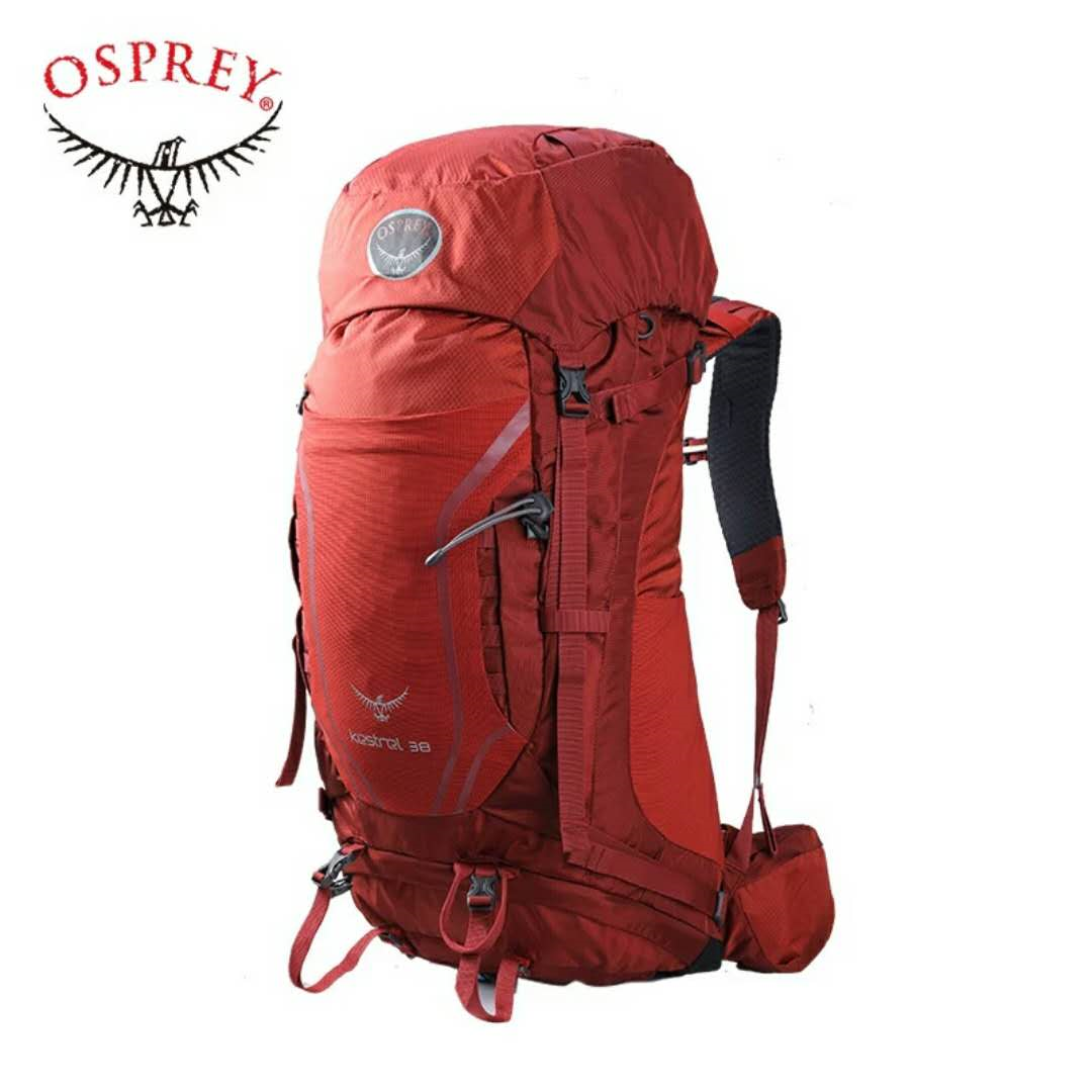 小鹰登山包与苍穹的壮丽之旅，70载辉煌岁月中的独特体验