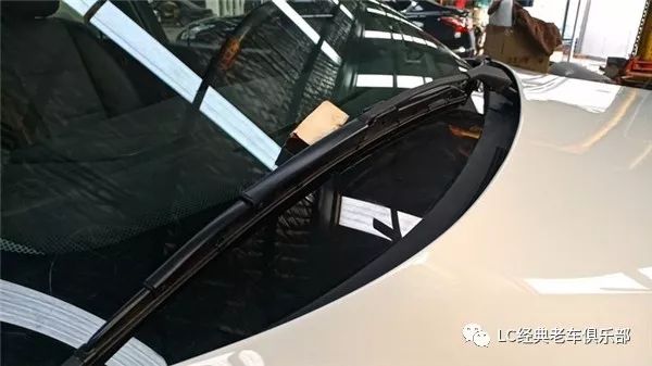 极光原厂雨刮，品质与性能的完美结合