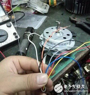 速腾雨刮电机线路图详解