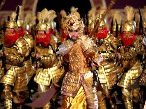 满城尽带黄金甲，历史与文化的深度解读