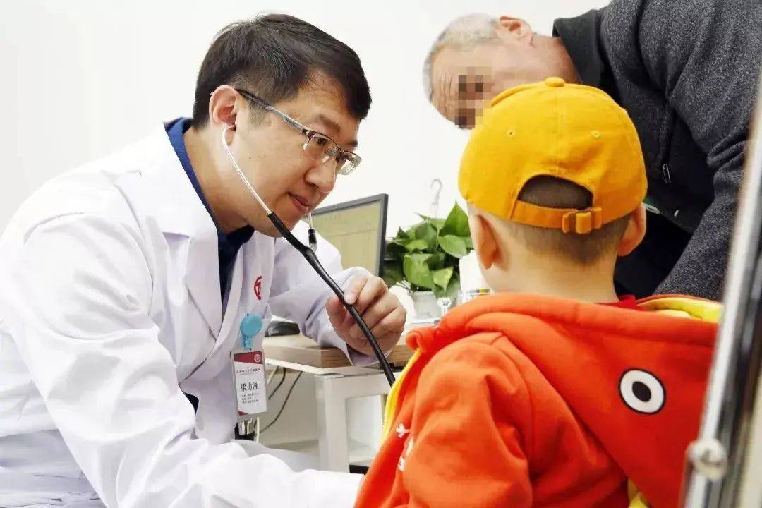 上海中医医院儿科专家，守护儿童健康的守护者