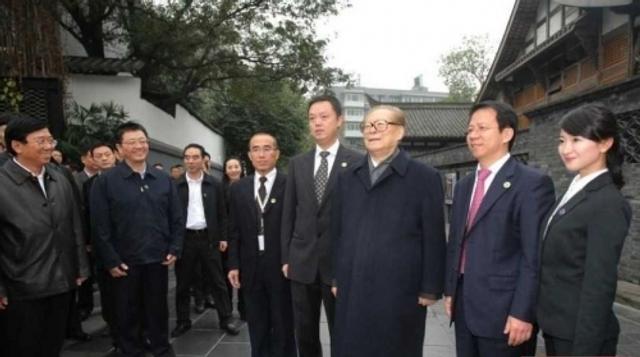 国家领导人退休待遇，尊重与保障并重