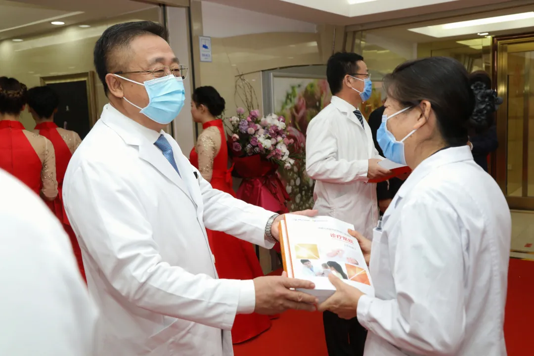 首都儿童医院内科专家团队，守护儿童健康的坚实后盾