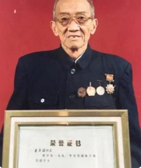 中国官兵待遇，现状、挑战与展望
