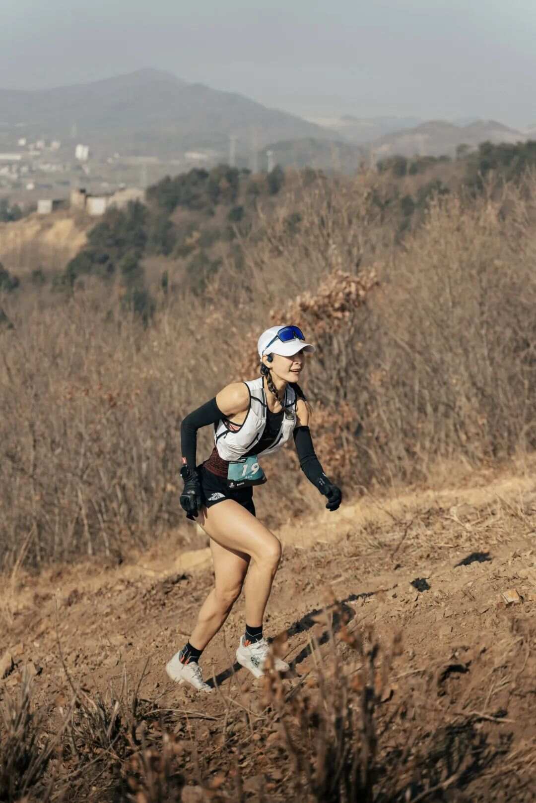 中国越野跑高手，超越极限的力量与坚韧不拔的精神