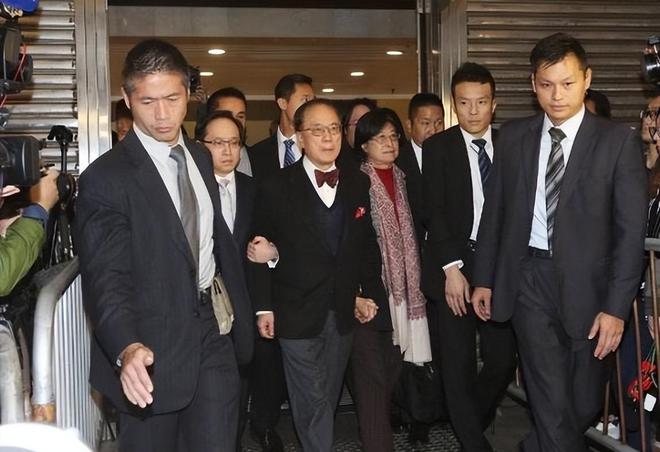 香港特首退休待遇，尊重与回馈的体现