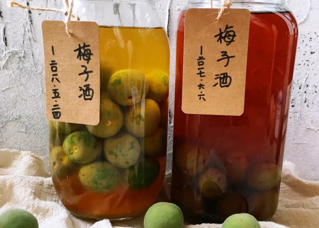 青梅苏打饮料，一种独特的味觉体验