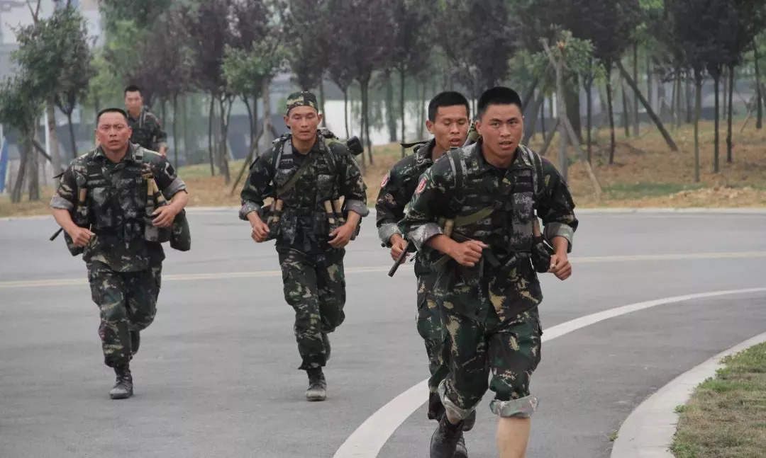 中国特种兵的待遇，荣誉与责任的体现