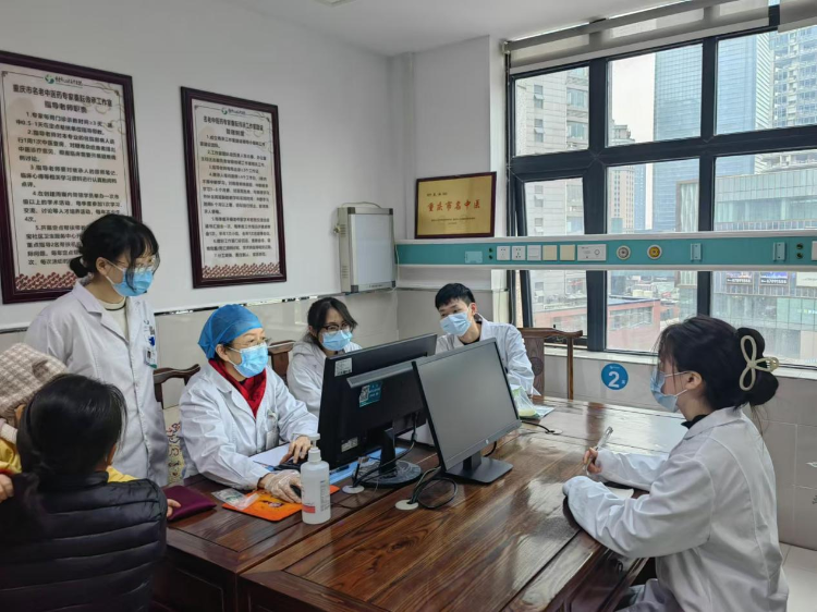 杭州省中医院儿科专家团队，专业守护儿童健康