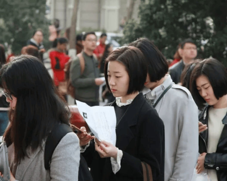 武警女军官待遇，新时代下的权益保障与职业发展