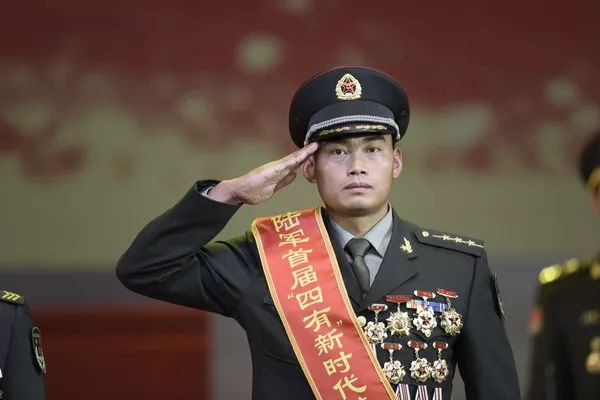 副兵团级待遇，军事荣誉与社会价值的体现