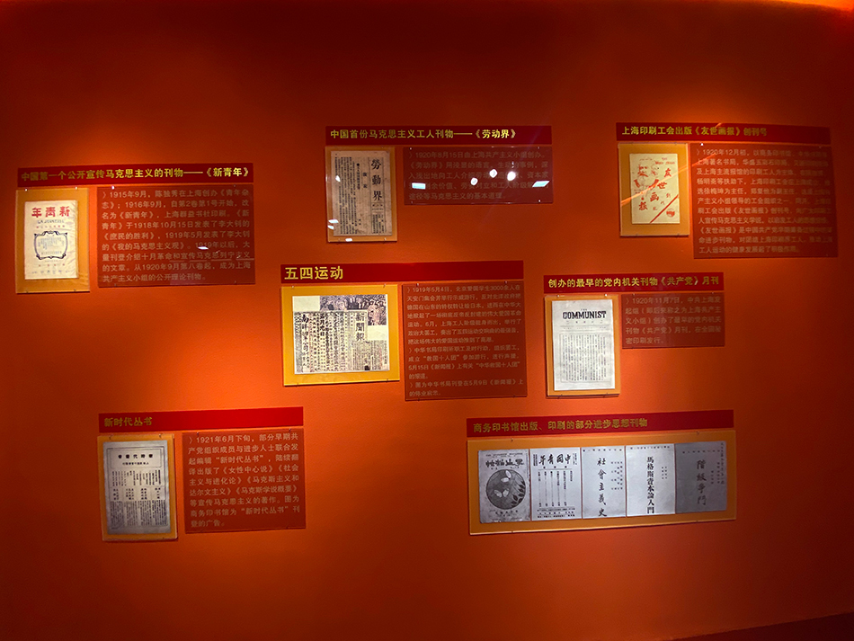 探索中国伞兵装备的历史演变，从65式伞兵壶到78式的发展历程