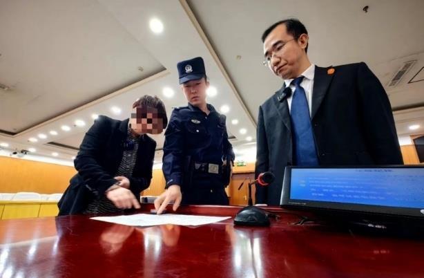 银行利息与发票，金融交易中的两大核心要素