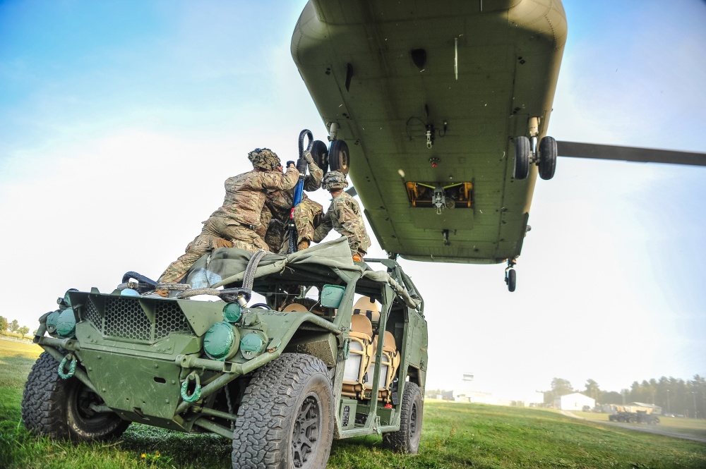 新型伞兵机动车，重塑空降兵作战能力的核心力量