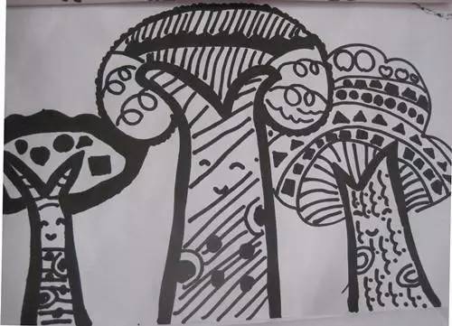 美术教案，线描画春天的树