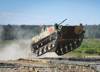 中国新型伞兵战车，重塑空降兵力量的革新利器